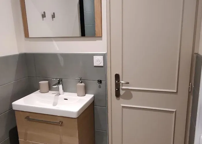 D'hote Minutes Away From Bordeaux Centre ベッド・アンド・ブレックファスト ブランクフォール